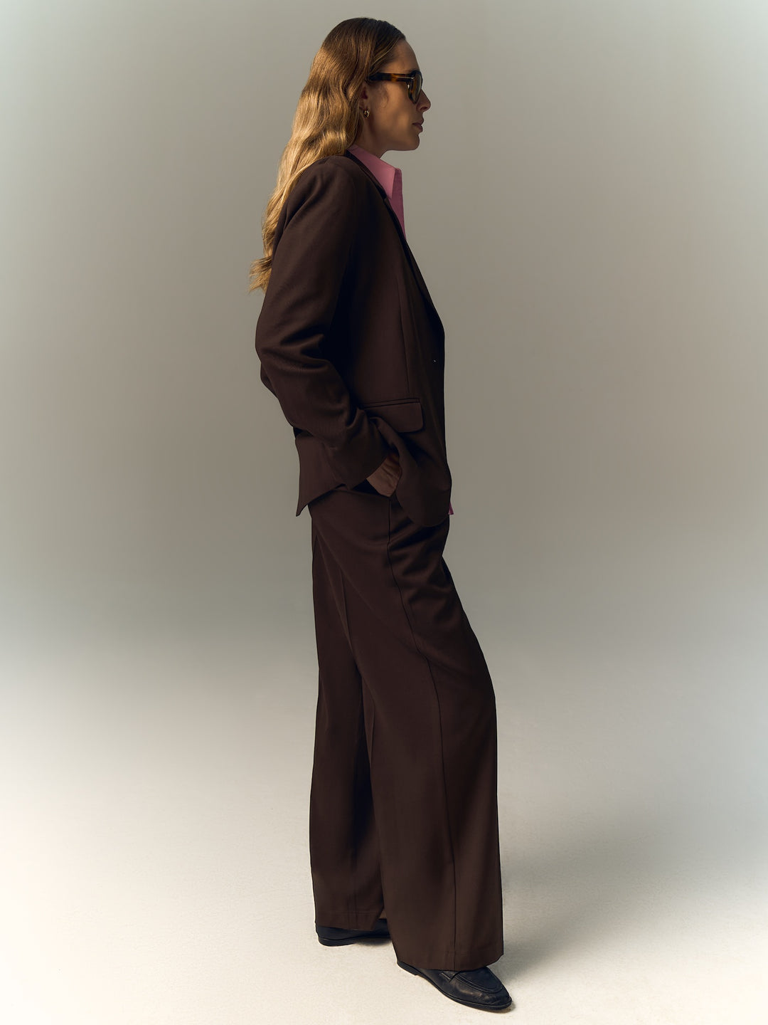trousers - women - pants - high waist - pleats - brown