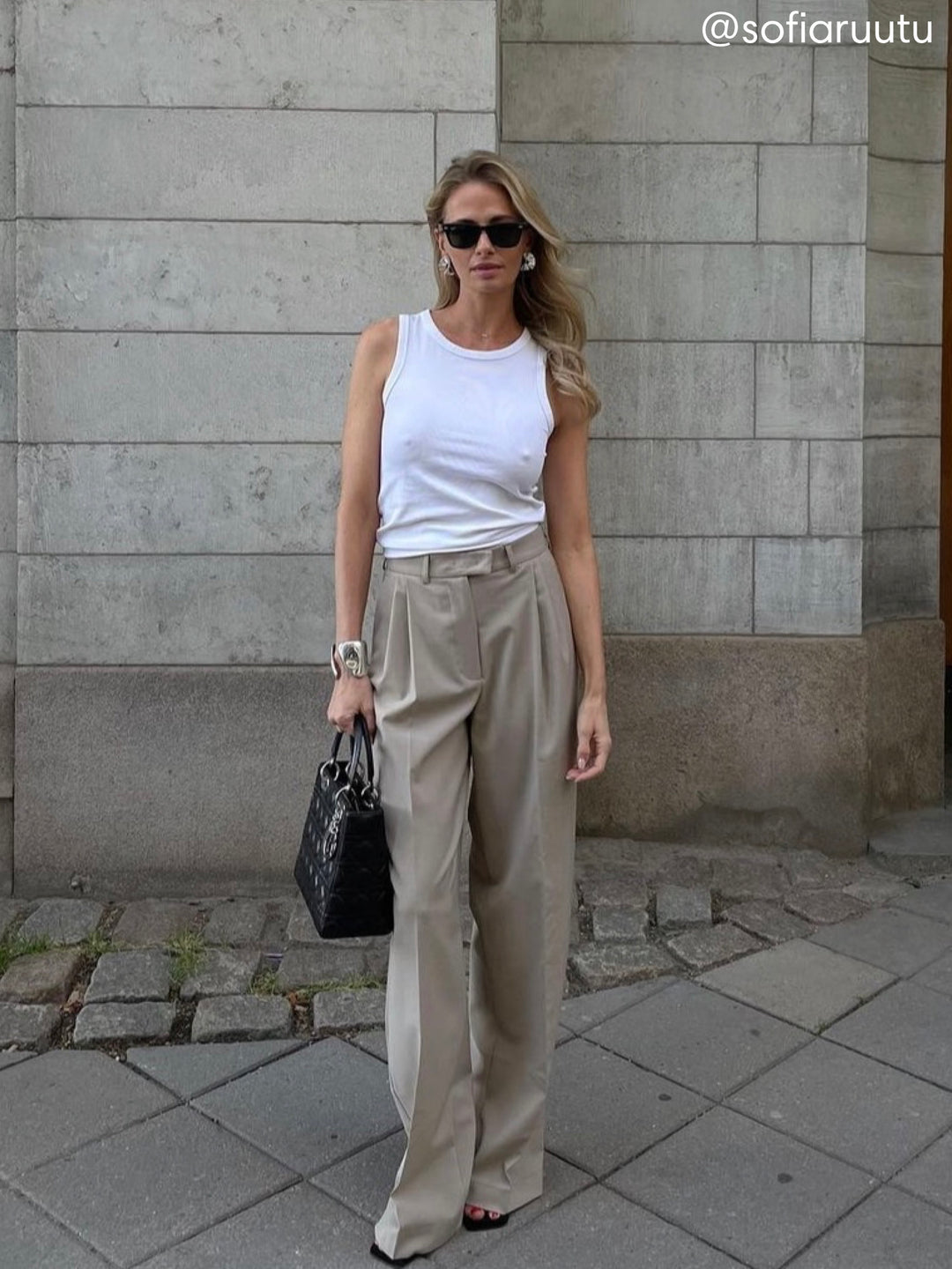 women - pants - wool - high waist - pleats - pockets - beige