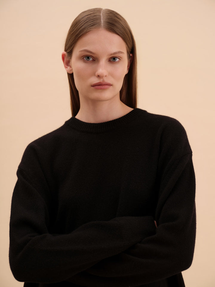 Cura Italian Cashmere and Wool Sweater (black)