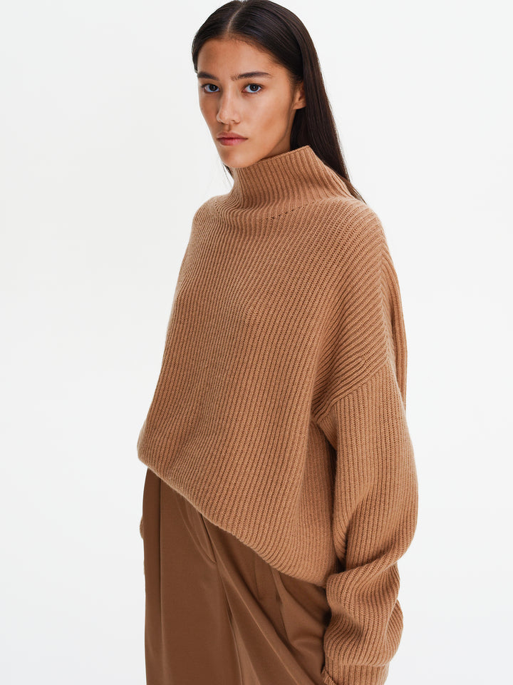 Gentle cashmere and merino turtleneck sweater (Camel)