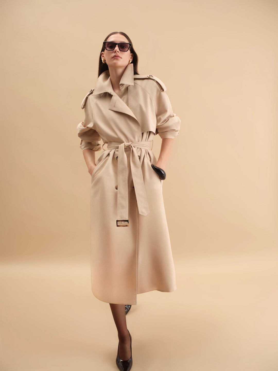 British raincoat (beige)