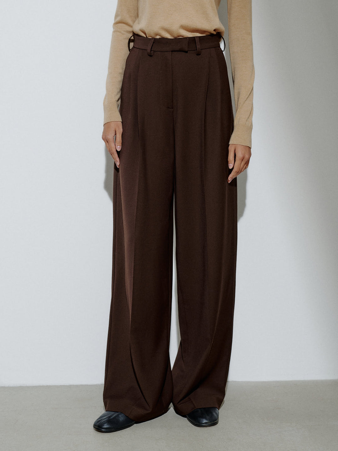 trousers - women - pants - high waist - pleats - brown